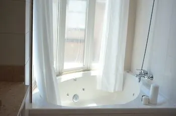 Shiado Suites B&B