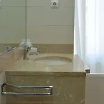 Frühstückspension Shiado 4*