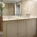 Shiado Bed & Breakfast 4*